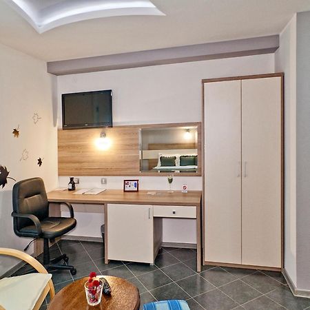 Garni Hotel Lama Kragujevac Kültér fotó