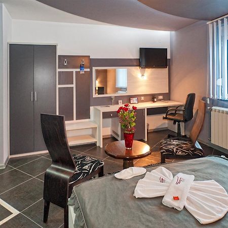 Garni Hotel Lama Kragujevac Kültér fotó