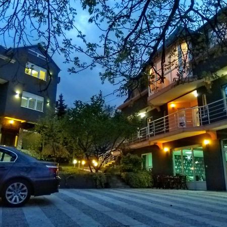 Garni Hotel Lama Kragujevac Kültér fotó