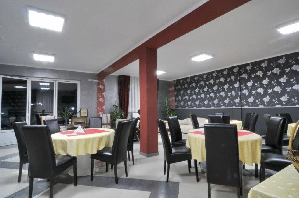 Garni Hotel Lama Kragujevac Kültér fotó