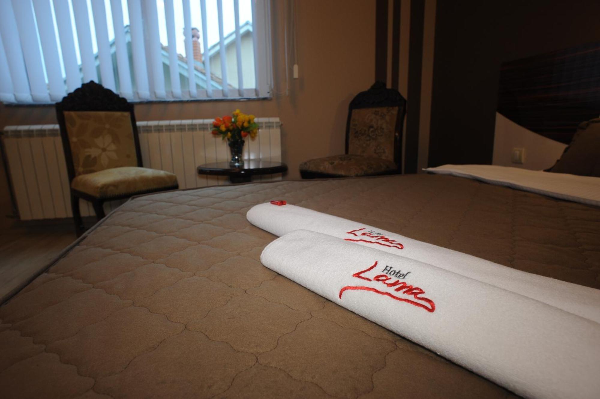 Garni Hotel Lama Kragujevac Kültér fotó