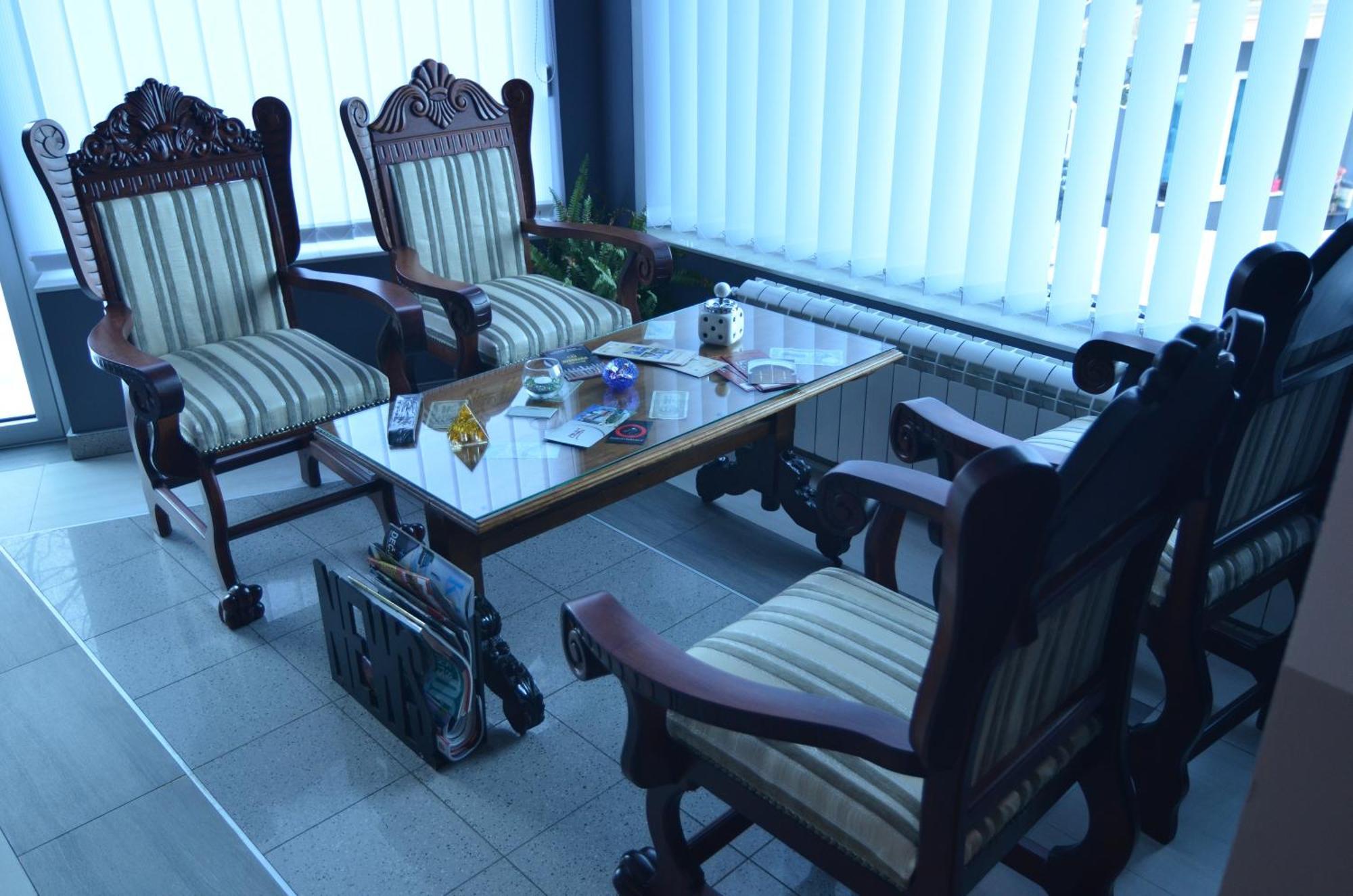 Garni Hotel Lama Kragujevac Kültér fotó