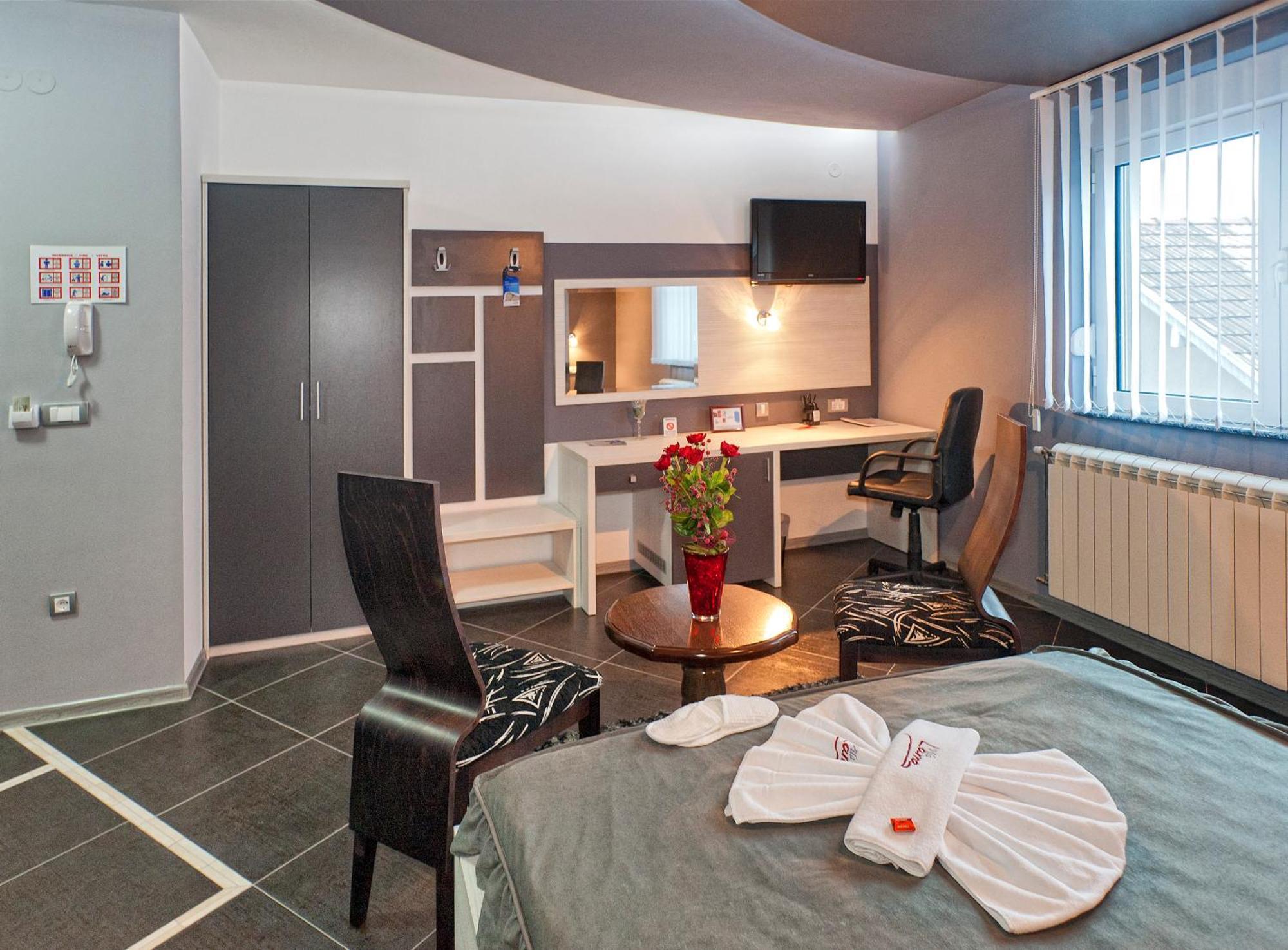 Garni Hotel Lama Kragujevac Kültér fotó