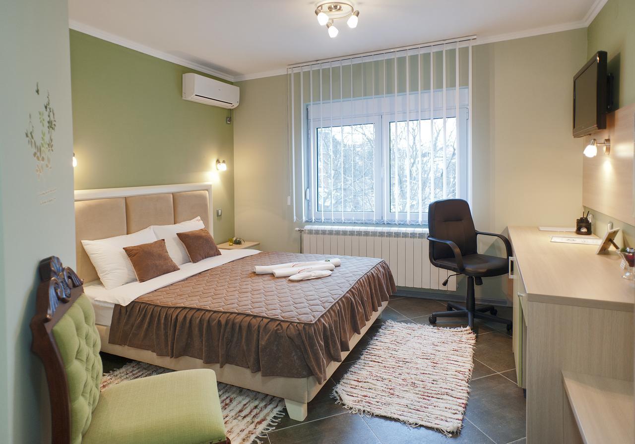 Garni Hotel Lama Kragujevac Kültér fotó