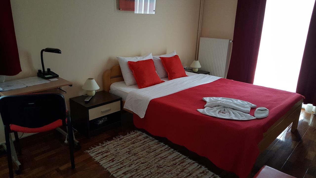 Garni Hotel Lama Kragujevac Kültér fotó