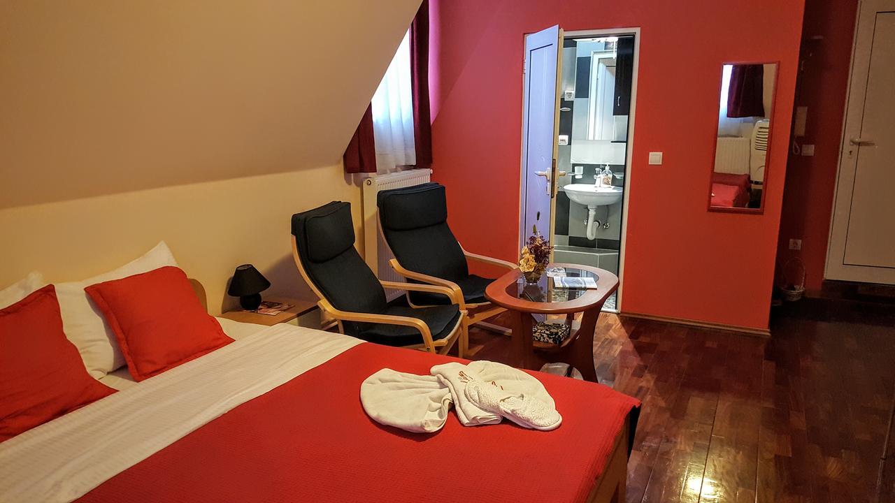 Garni Hotel Lama Kragujevac Kültér fotó