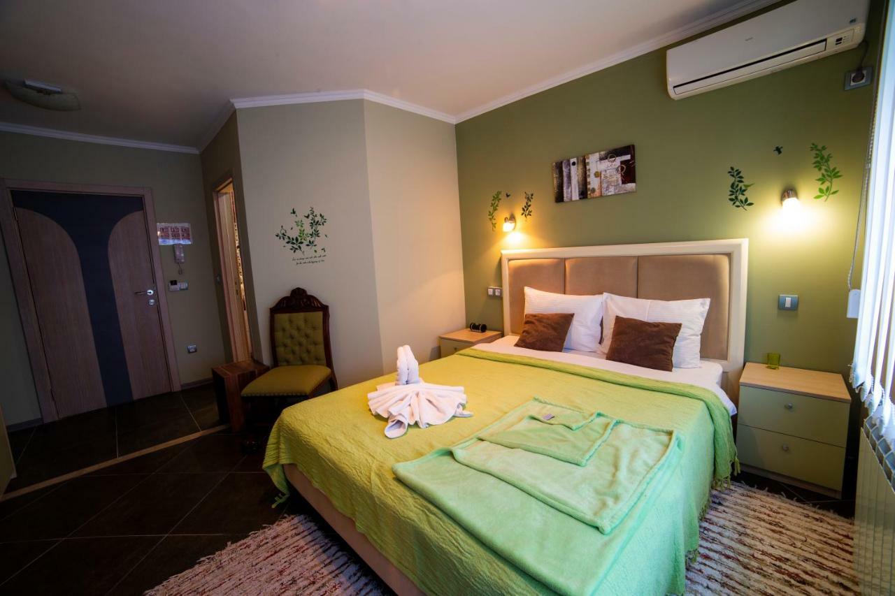 Garni Hotel Lama Kragujevac Kültér fotó