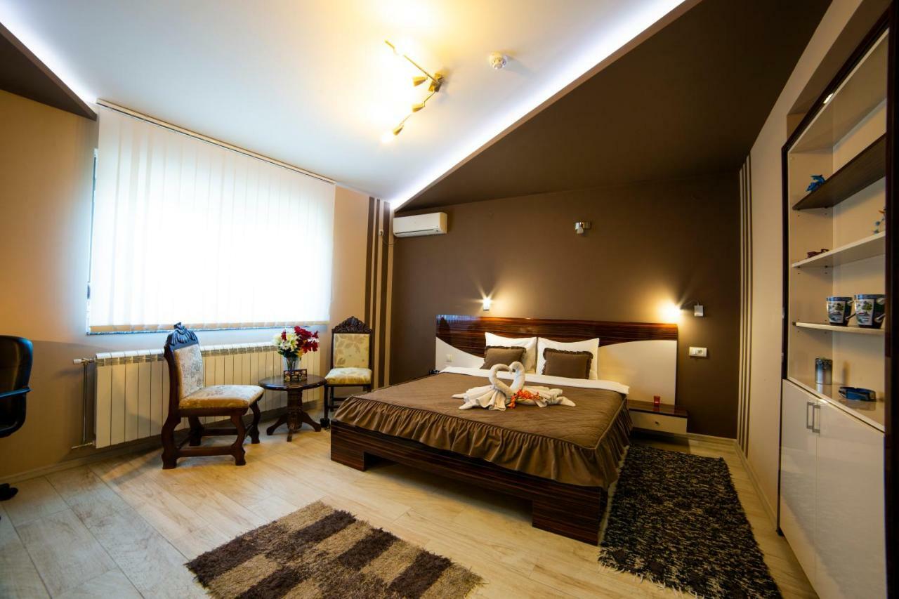 Garni Hotel Lama Kragujevac Kültér fotó