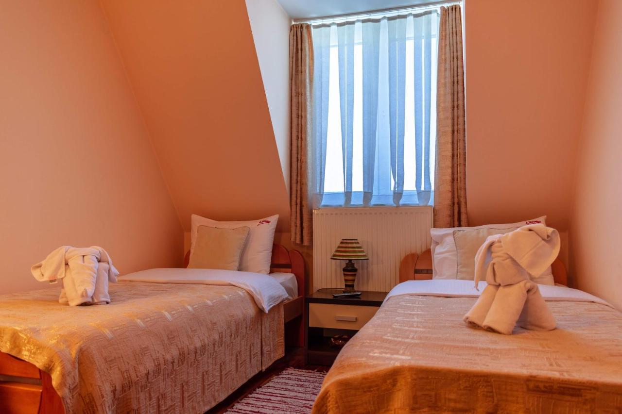 Garni Hotel Lama Kragujevac Kültér fotó