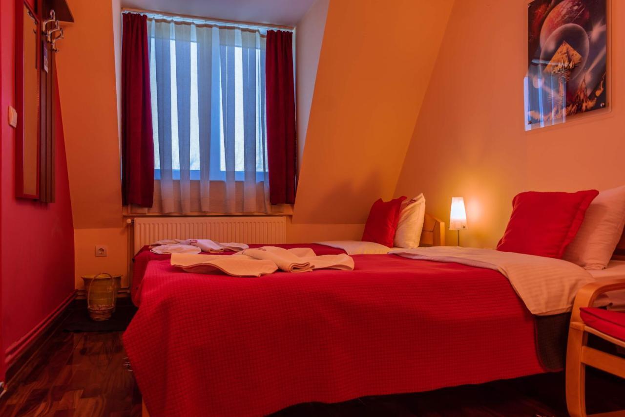 Garni Hotel Lama Kragujevac Kültér fotó